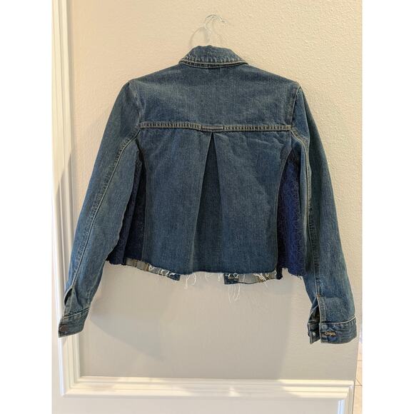 004 Free People Women's Denim Jean Blue Lace Panel Crop Raw Hem Jacket Sz S - Picture 2 of 7